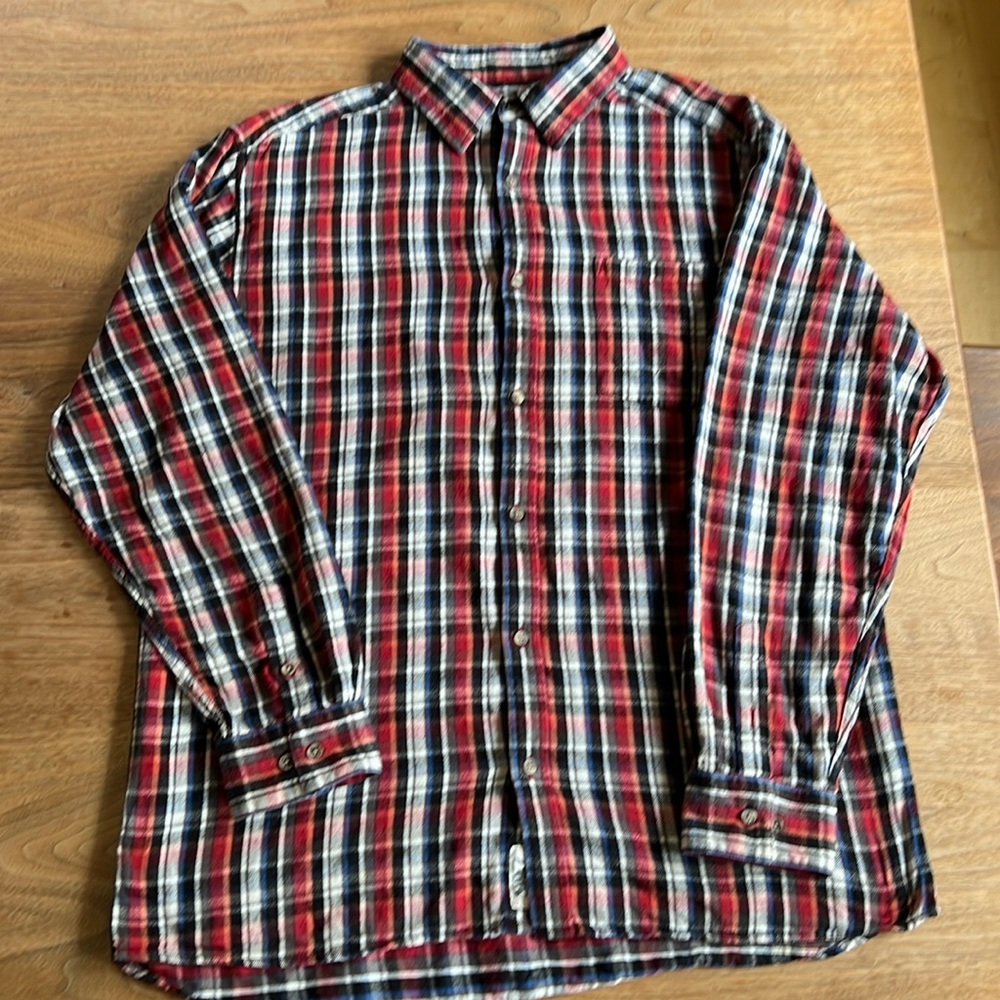 Mountain Khakis men’s Large 100 cotton flannel shirt. Excellent condition